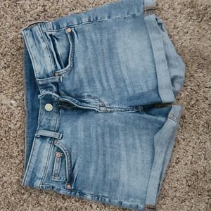 H&M light wash denim shorts